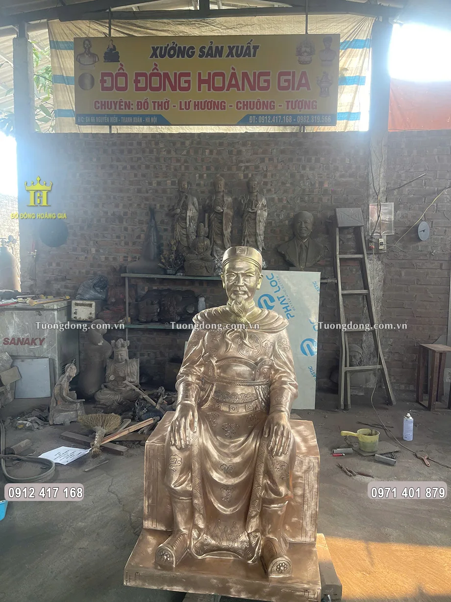 Hình ảnh tượng đồng Lịch Lộ Đại Vương